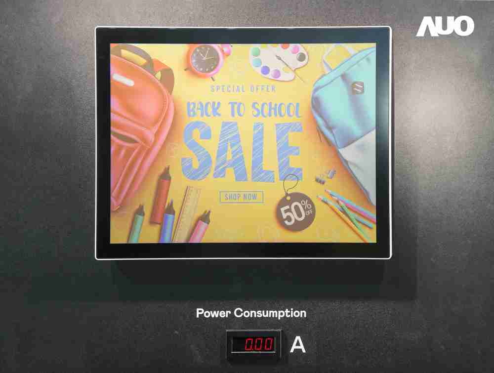 优游UB8展示胆固醇液晶超低耗能户外全彩显示器，，ChLC（胆固醇液晶）以双稳态技术使静态显示零功耗，，，，具省电、、高彩度、、环保的特性，，还整合软硬件系统解决方案，，可透过单一云端平台管理